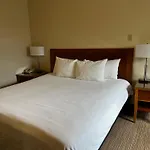 Athabasca Valley Inn & Suites
