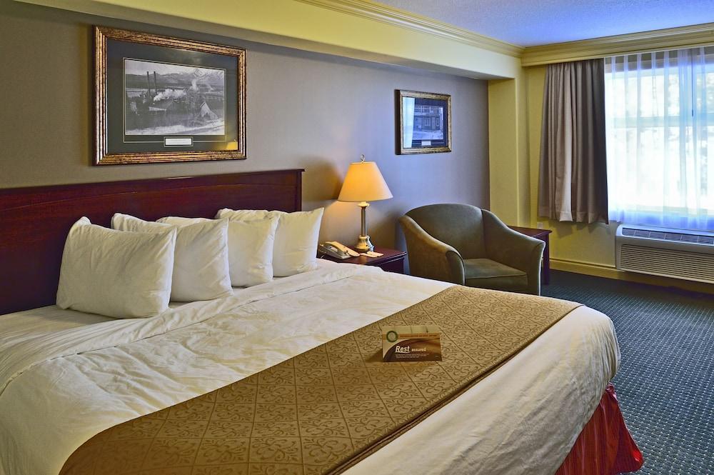 Velora Hinton, Ascend Collection Hotel Hinton