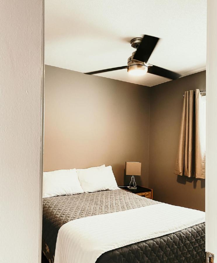 Motel Highway 2*