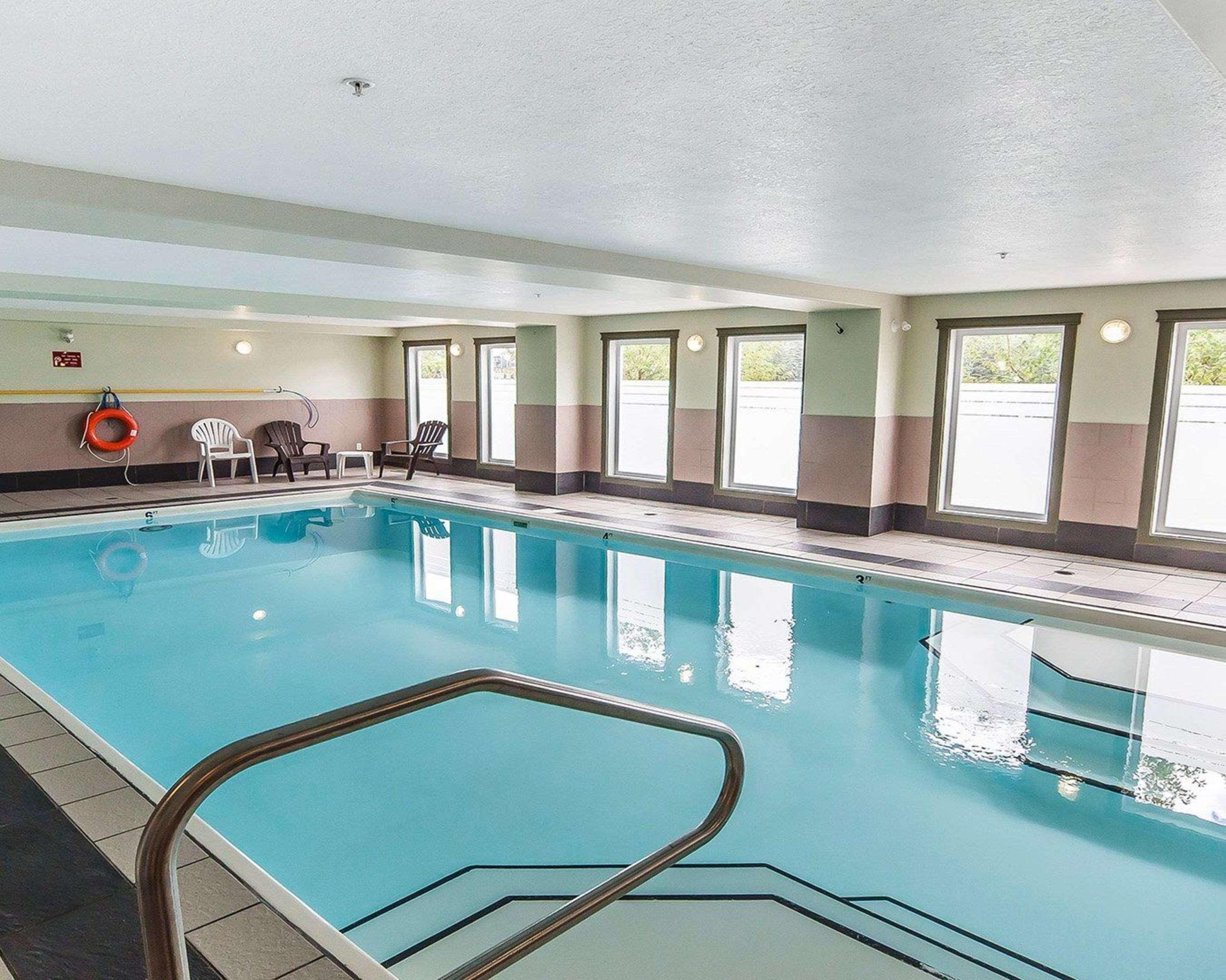 Velora Hinton, Ascend Collection Hotel 3*