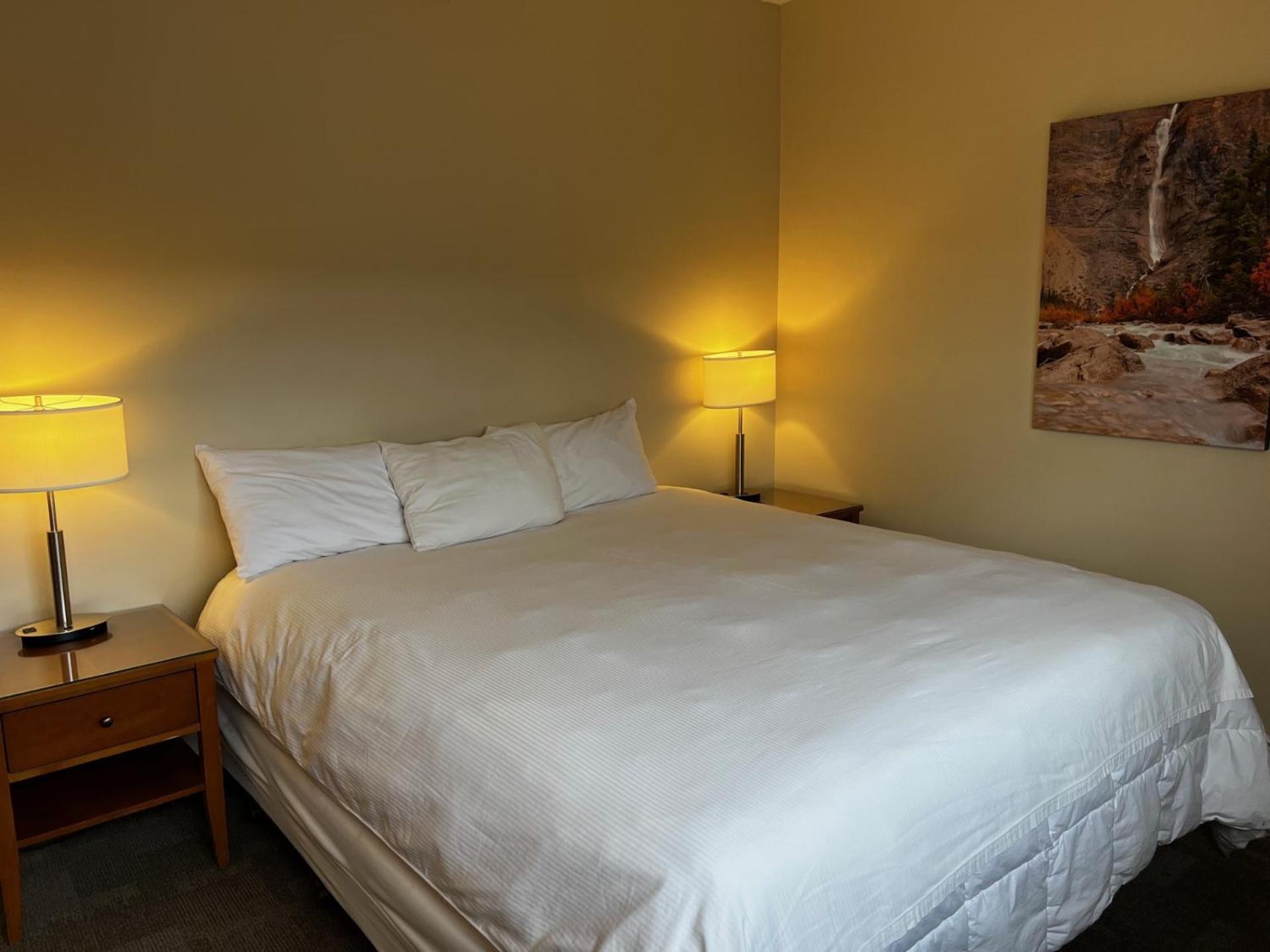 Athabasca Valley & Hotel 3*