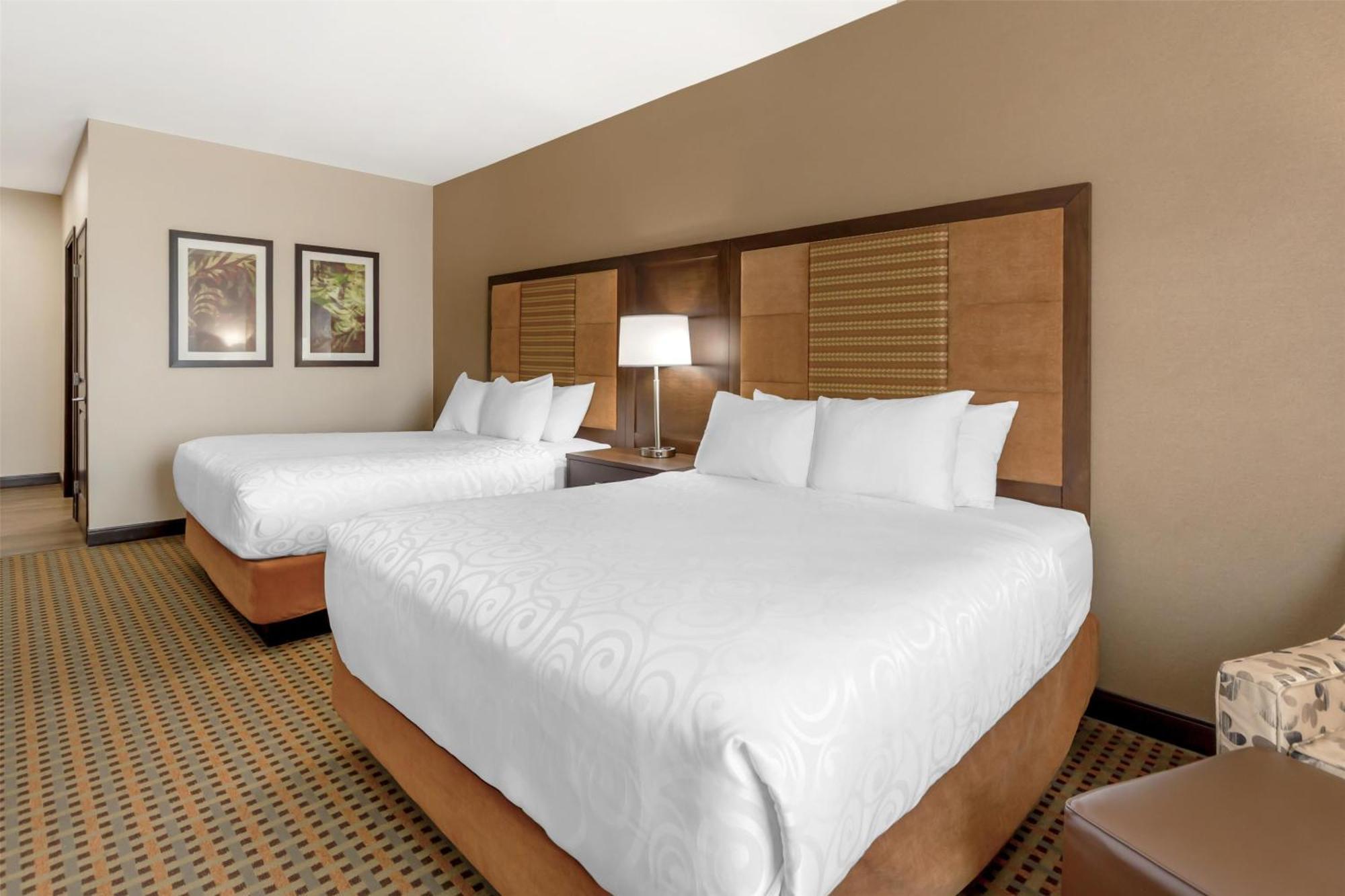 Western & Hotel