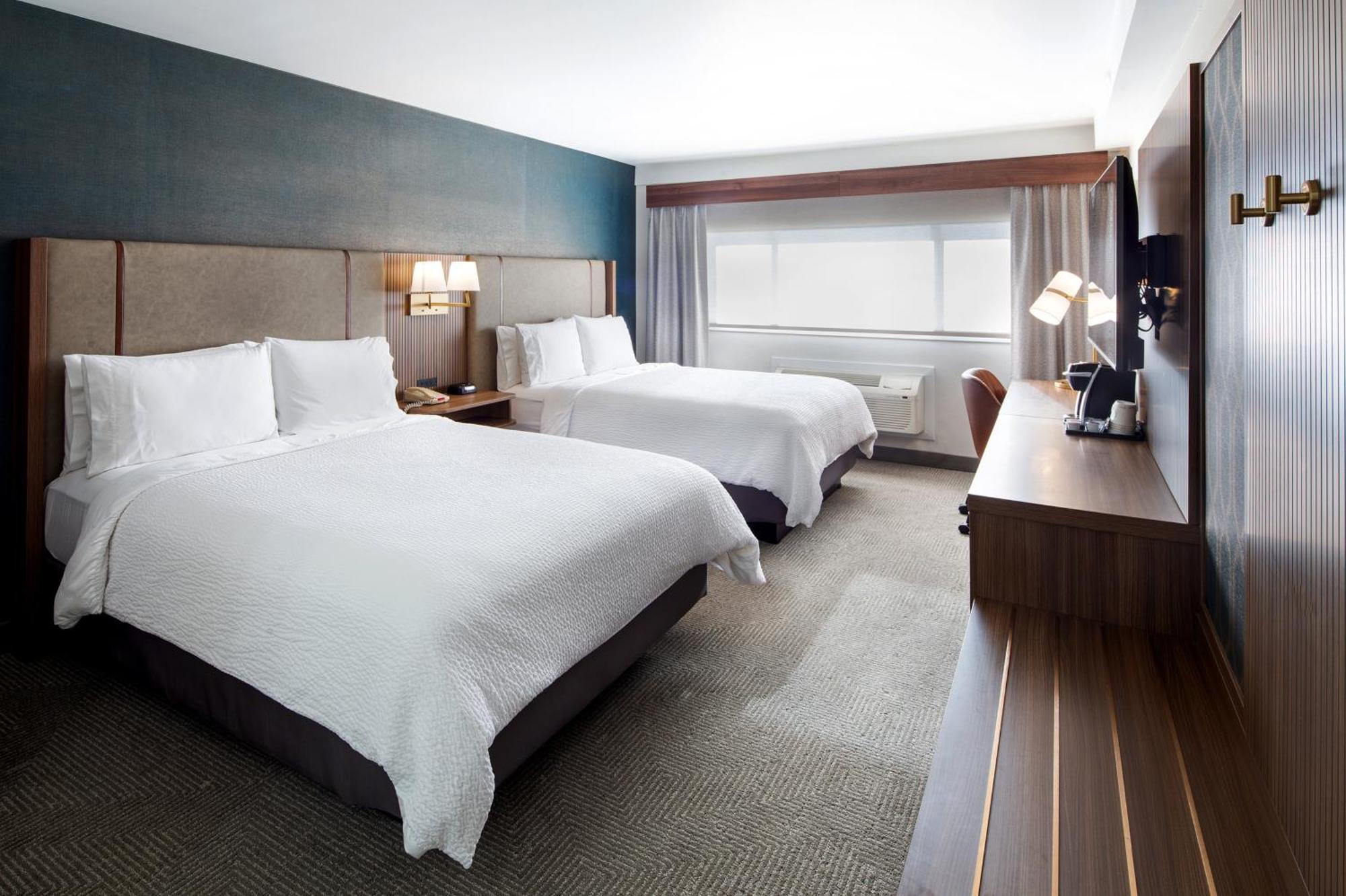 Hotel By Ihg