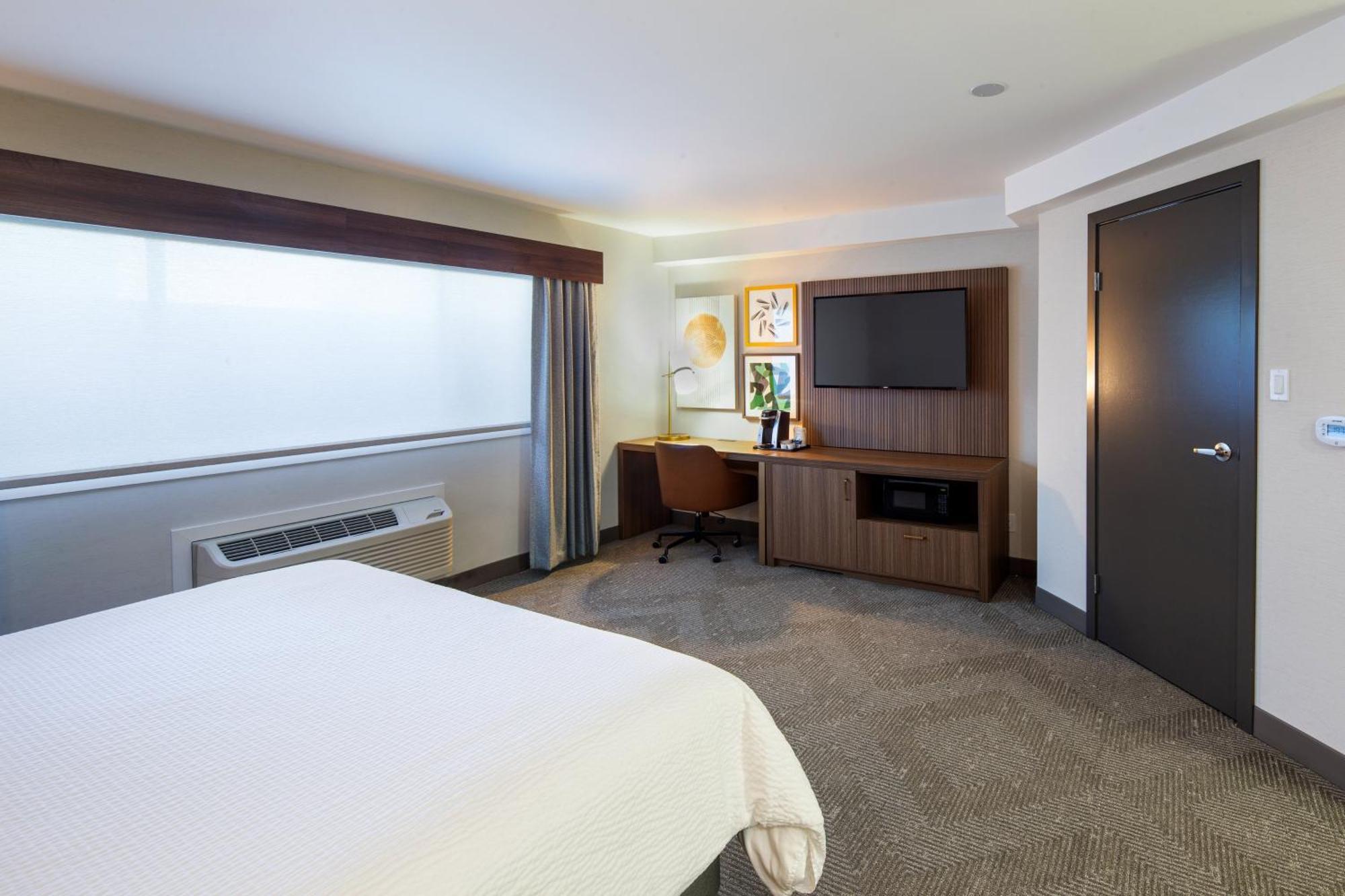By Ihg