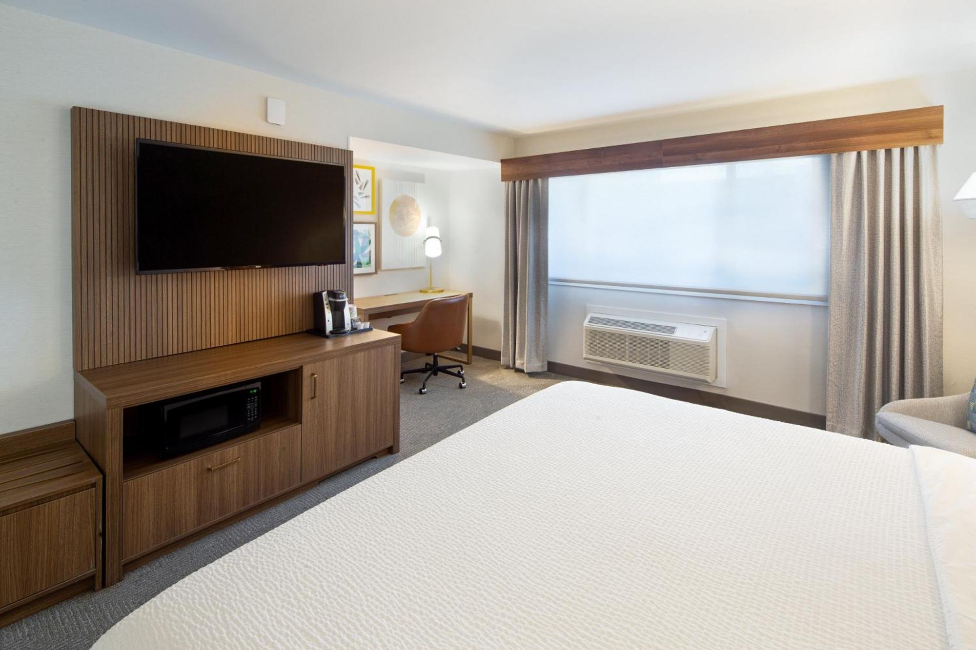 By Ihg