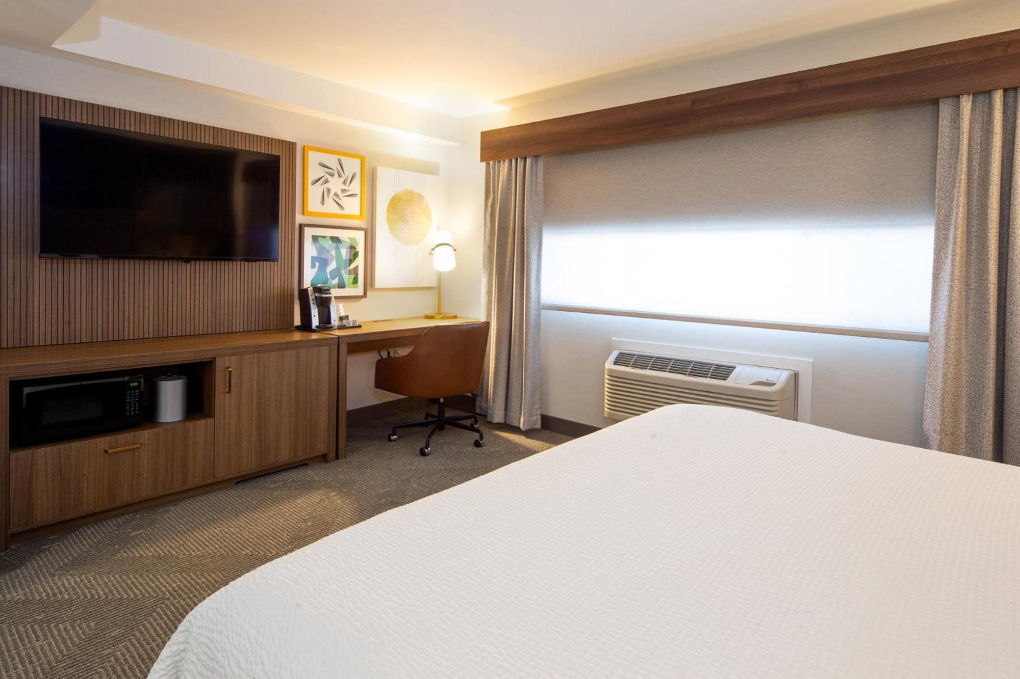 Hotel By Ihg