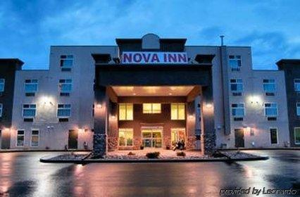 Velora Hinton, Ascend Collection Hotel 3*